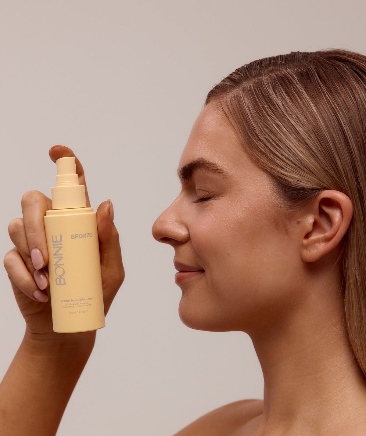 BONNIE BRONZE - Gradual Tanning Face Mist 